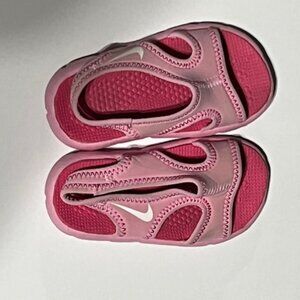 Little Girls Nike Sandals size 5